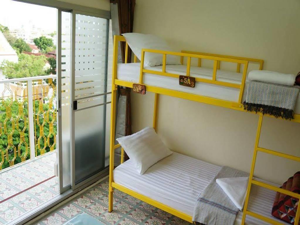 A Pousada Baan Bovorn Banguecoque Exterior foto